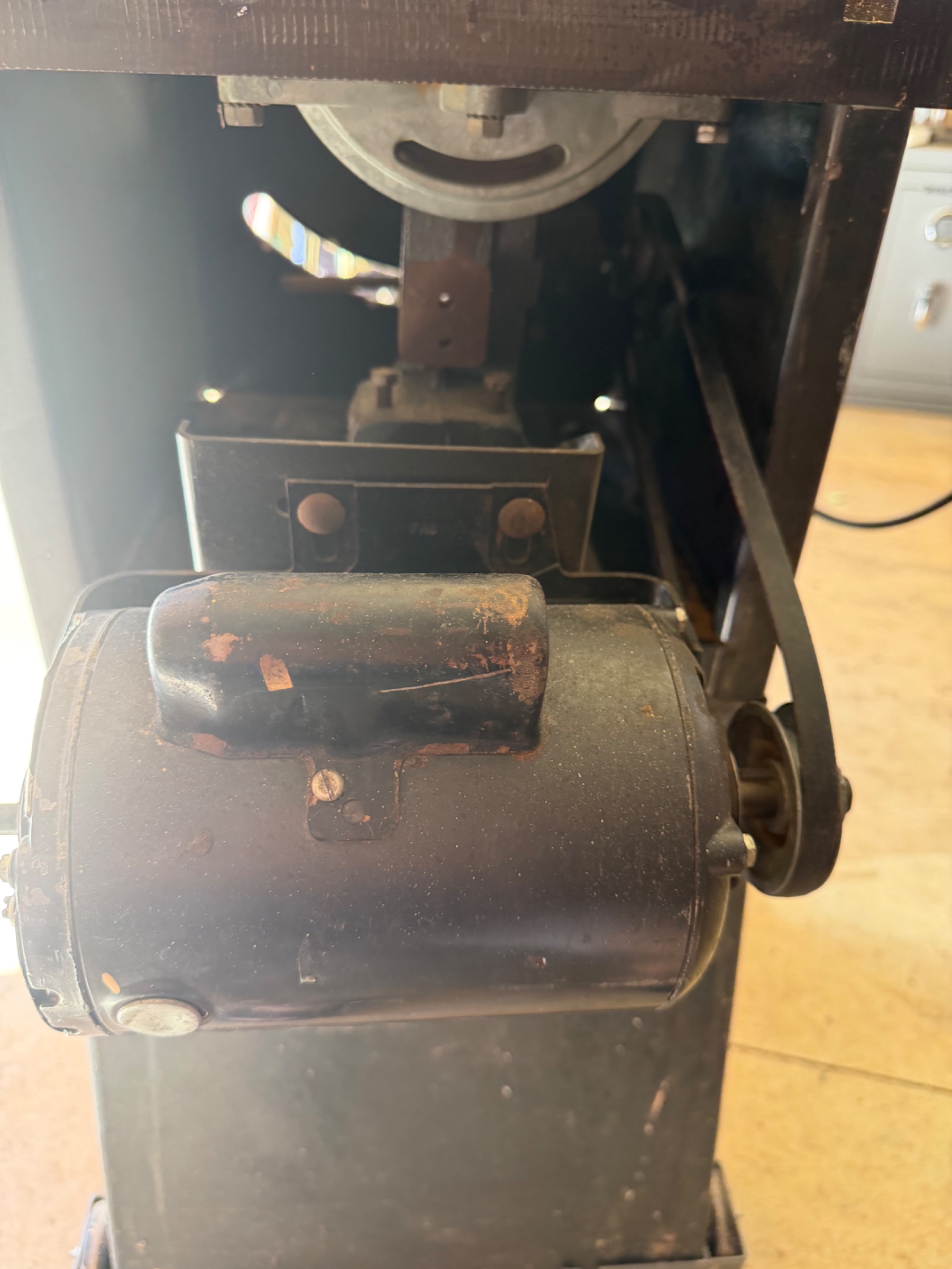 How do I keep the motor from slipping.